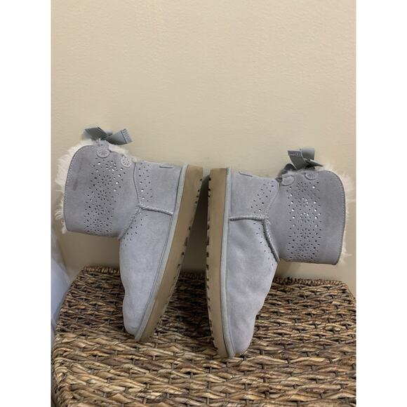 Ugg Women's Gray Bootie Lace Up W/Bow & Shiny Silver Snowflakes sz 8 - Picture 3 of 12